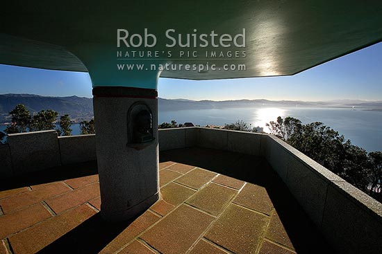 Lookout on top of Mount Victoria, overlooking Wellington Harbour. Bust of Wakefield in pillar, Wellington, Wellington City District, Wellington Region, New Zealand (NZ)