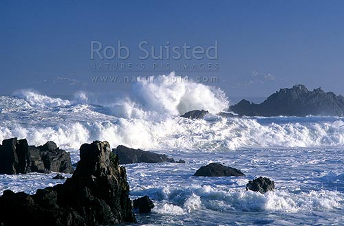 Southern storm swell crashing onto Wellington's South Coast, Wellington, Wellington City District, Wellington Region, New Zealand (NZ)