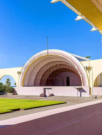 Napier's iconic Art Deco Soundshell on the Napier waterfont and Marine Parade, Napier, Napier City District, Hawke's Bay Region, New Zealand (NZ)