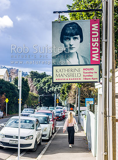 Katherine Mansfield house and garden museum sign on 25 Tinakori Road Thorndon, Wellington, Wellington City District, Wellington Region, New Zealand (NZ)