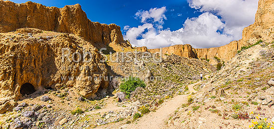 Bannockburn Sluicings Historic Reserve walk with remains of gold mining and sluicing over 50 years from the early 1860s. Panorama, Bannockburn, Central Otago District, Otago Region, New Zealand (NZ)