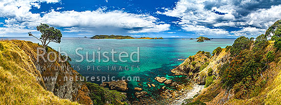 Looking from Matauri Bay headland across Cavalli Passage to the Cavalli Islands -Motukawanui, Motukawaiti, Piraunui, Kohangaro etc. Panoramic view, Matauri Bay, Far North District, Northland Region, New Zealand (NZ)