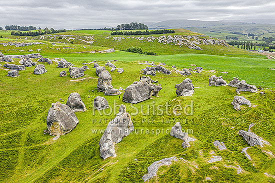 Elephant Rocks limestone site in the Waitaki Whitestone Geopark, Maerewhenua. Aerial view of the uplifted weathered marine limestone outcrops, Duntroon, Waitaki District, Canterbury Region, New Zealand (NZ)